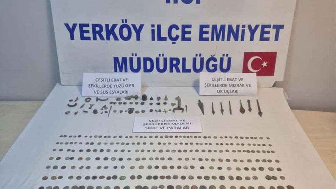 Yozgat'ın Yerköy ilçesinde çeşitli dönemlere ait tarihi eser niteliğinde olduğu değerlendirilen 328 sikke ile 56 obje ele geçirildi, 1 şüpheli gözaltına alındı