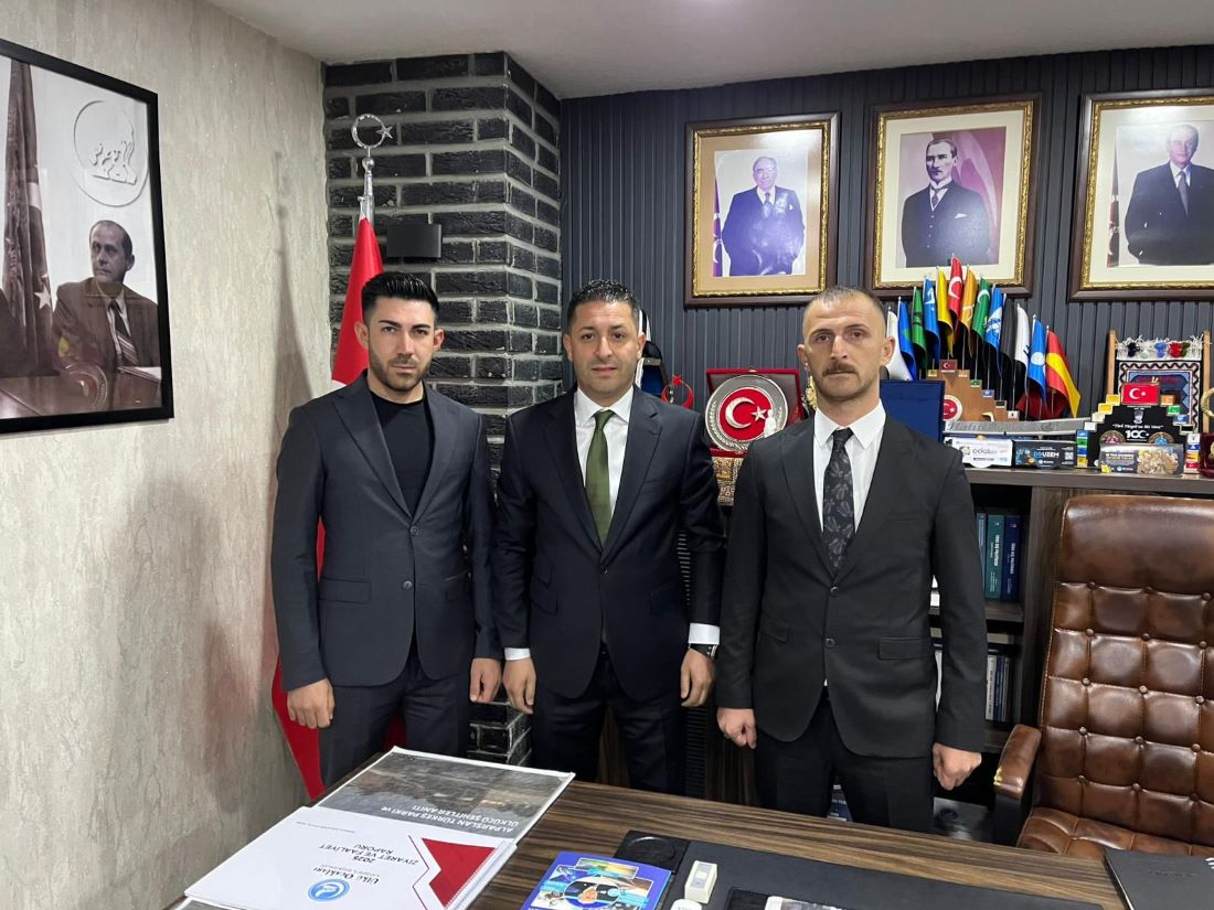 Kayseri Ülkü Ocakları’nda görev değişimi! Tacettin Alpay, İl Ortaöğretim Başkanlığı görevini devraldı.  Halit Yağmur: “Tacettin kardeşimizin bu görevi layıkıyla yürüteceğine inanıyoruz.”