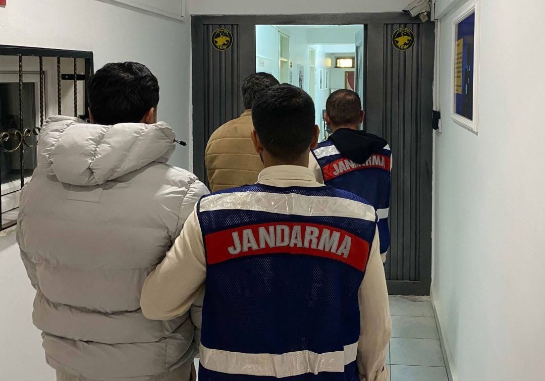 Kayseri İl Jandarma Komutanlığı’nın DEAŞ terör örgütüne yönelik düzenlediği operasyonda, Suriye ve Irak uyruklu 2 şüpheli Kocasinan ve Melikgazi’de yakalandı.