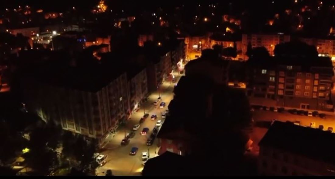 SİNOP SONDAKİKA: Jandarma, Sinop merkezli 6 ildeki yasa dışı bahis çetesine büyük darbe vurdu.  Toplam 32 şüpheli yakalandı.  Şüphelilerin 524,5 milyon TL’lik hesap hareketi tespit edildi.  5 araç ve 410 banka hesabına el konuldu.