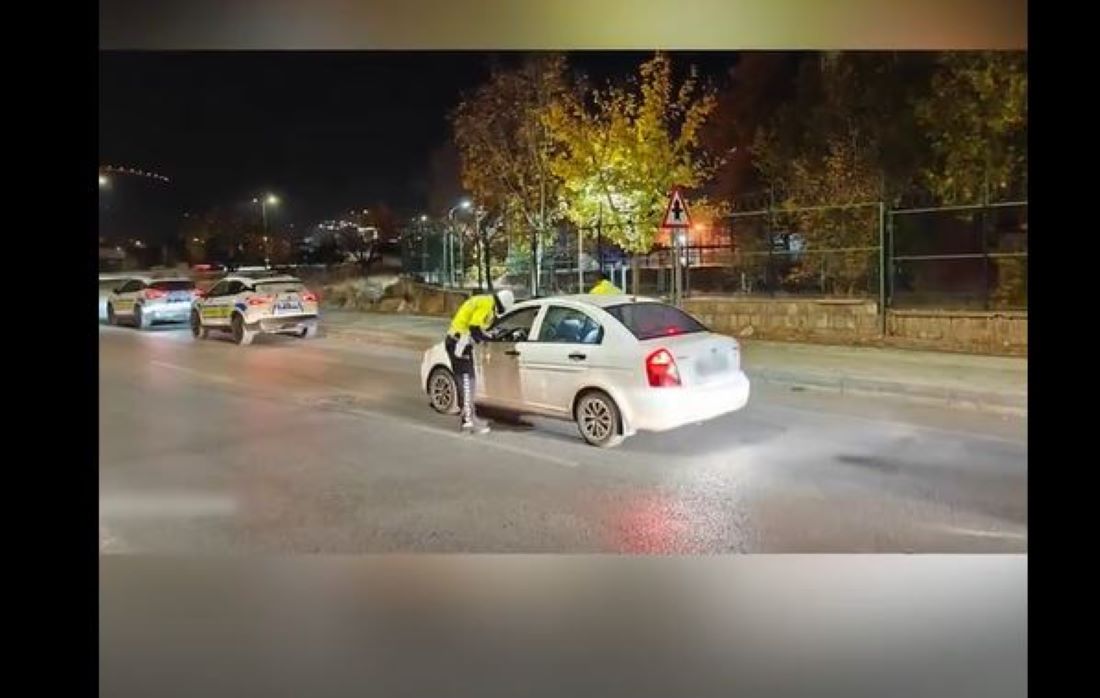 Sadece bir haftada binlerce araç denetlendi! Kayseri polisi, trafiği tehlikeye atan sürücülere göz açtırmadı.