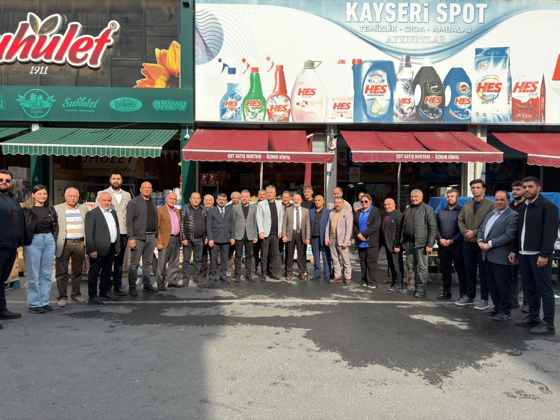 AK Parti Milletvekili Şaban Çopuroğlu, bugün de sahadaydı! Kocasinan Belediye Başkanı Ahmet Çolakbayrakdar ve İlçe Başkanı Selçuk Melekoğlu ile birlikte Argıncık Toptancılar Sitesi’nde esnaflarla buluştu.