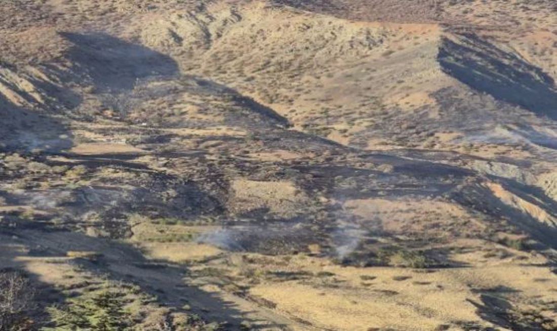 Kahramanmaraş’ın Ekinözü ilçesinde Yeniköy Mahallesi yakınlarındaki ormanlık alanda çıkan yangın, itfaiye ve Orman Bölge Müdürlüğü ekiplerinin müdahalesiyle kontrol altına alındı. Bölgede soğutma çalışmaları sürüyor.