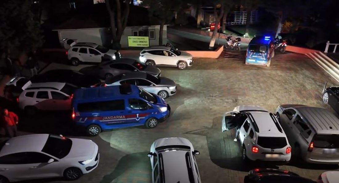 İçişleri Bakanı Ali Yerlikaya, Jandarma’nın son bir haftada 7 ilde organize suç örgütlerine düzenlediği operasyonlarda 67 şüphelinin yakalandığını, 47’sinin tutuklandığını duyurdu. 