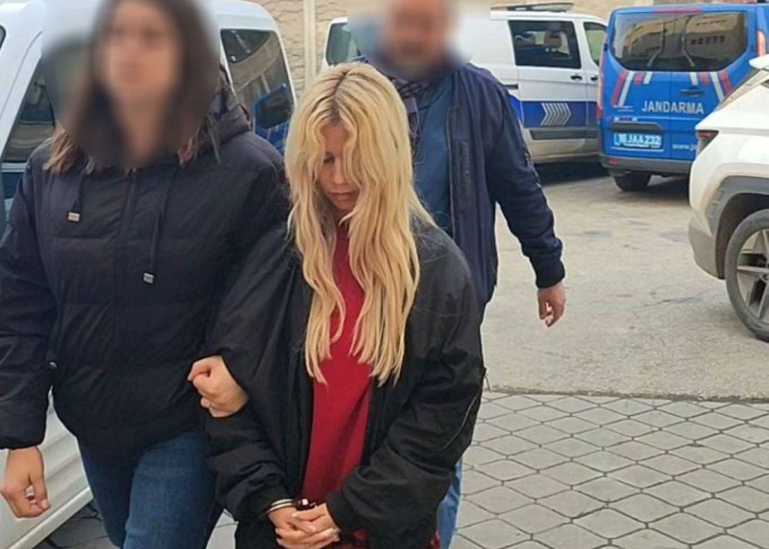 Bursa’da hukuk öğrencisi E.A., sahte TOKİ sitesiyle 53 kişiyi dolandırdı; mağdurlarla alay edip “Uykum geldi, gidin polise” dediği ortaya çıktı.