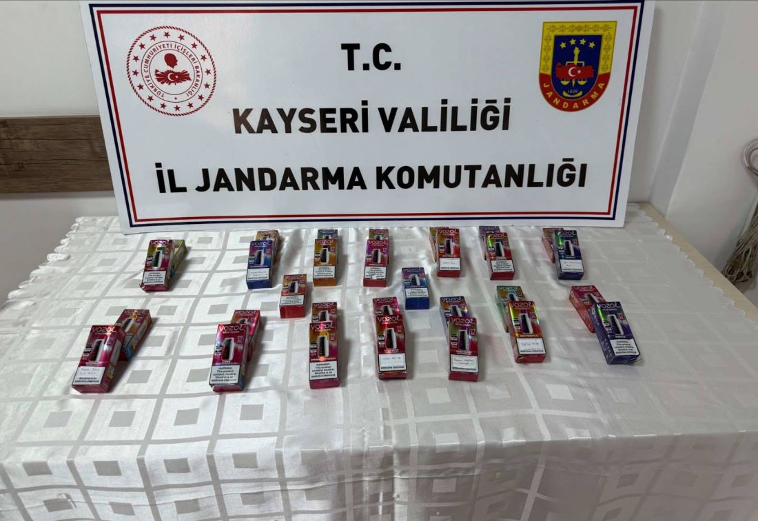 Kayseri’de jandarmanın 12–18 Aralık tarihleri arasında gerçekleştirdiği operasyonlarda 930 paket bandrolsüz sigara, 30 elektronik sigara ele geçirildi