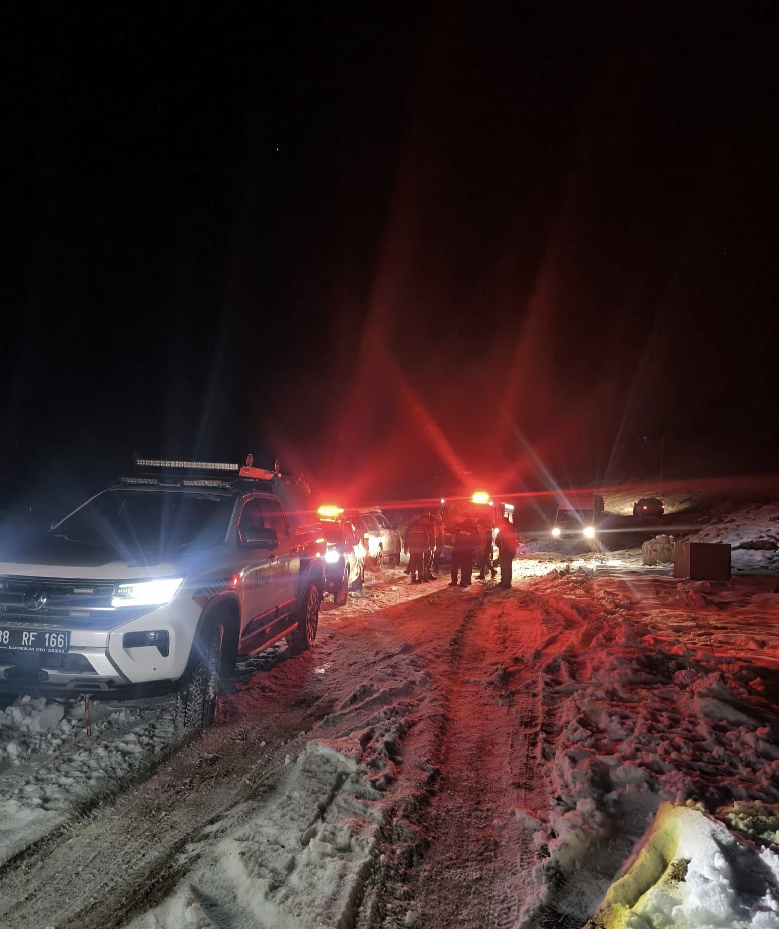 Kara Saplanan Araçtaki 3 İşçiye AFAD Ulaştı! Sarız'da Zamanla Yarış 