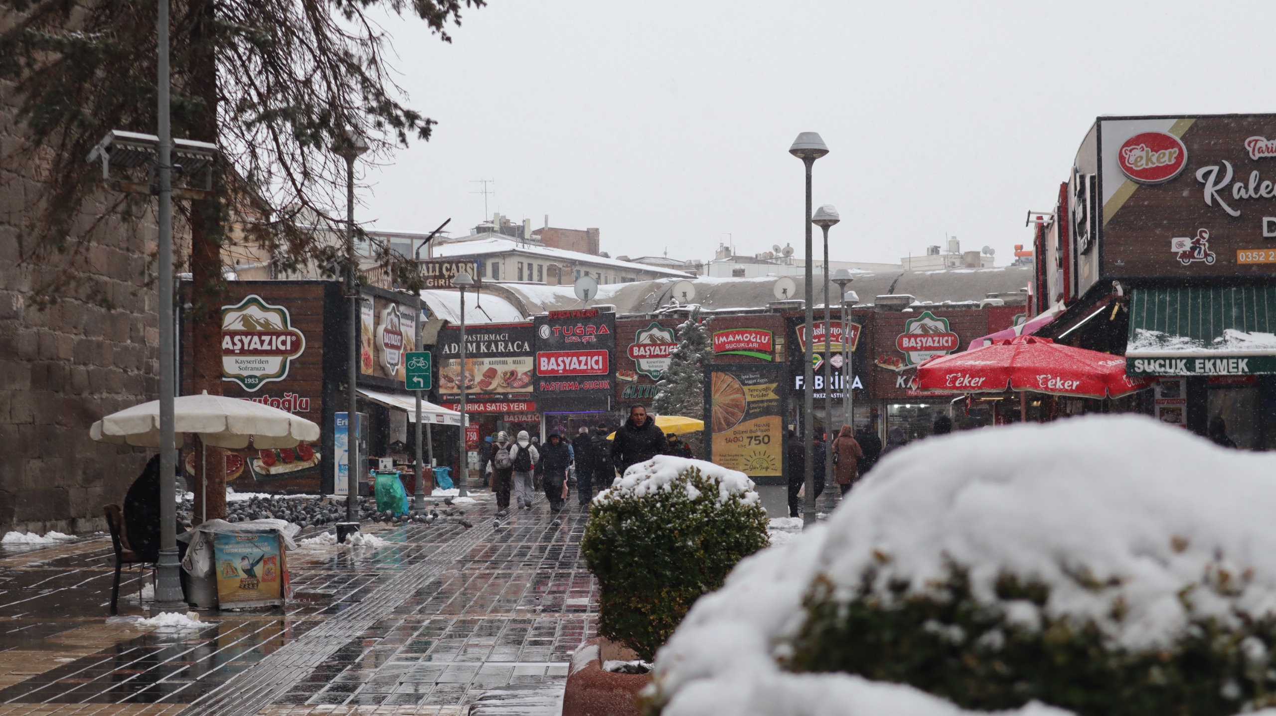 Kayseri Beyaza Büründü: Kar Yağışı 2 Gündür Etkisini Devam Ettiriyor