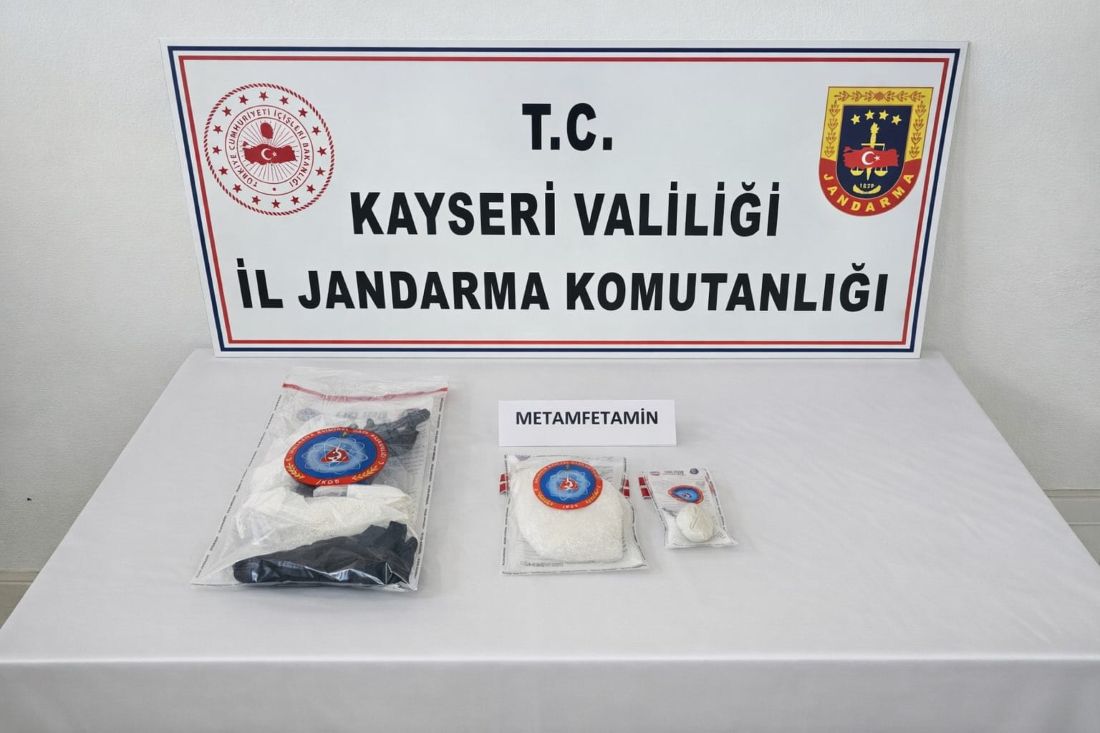 KAYSERİ: ZEHİR TACİRİ YAKALANDI! JANDARMA 1 KG METAMFETAMİN ELE GEÇİRDİ!