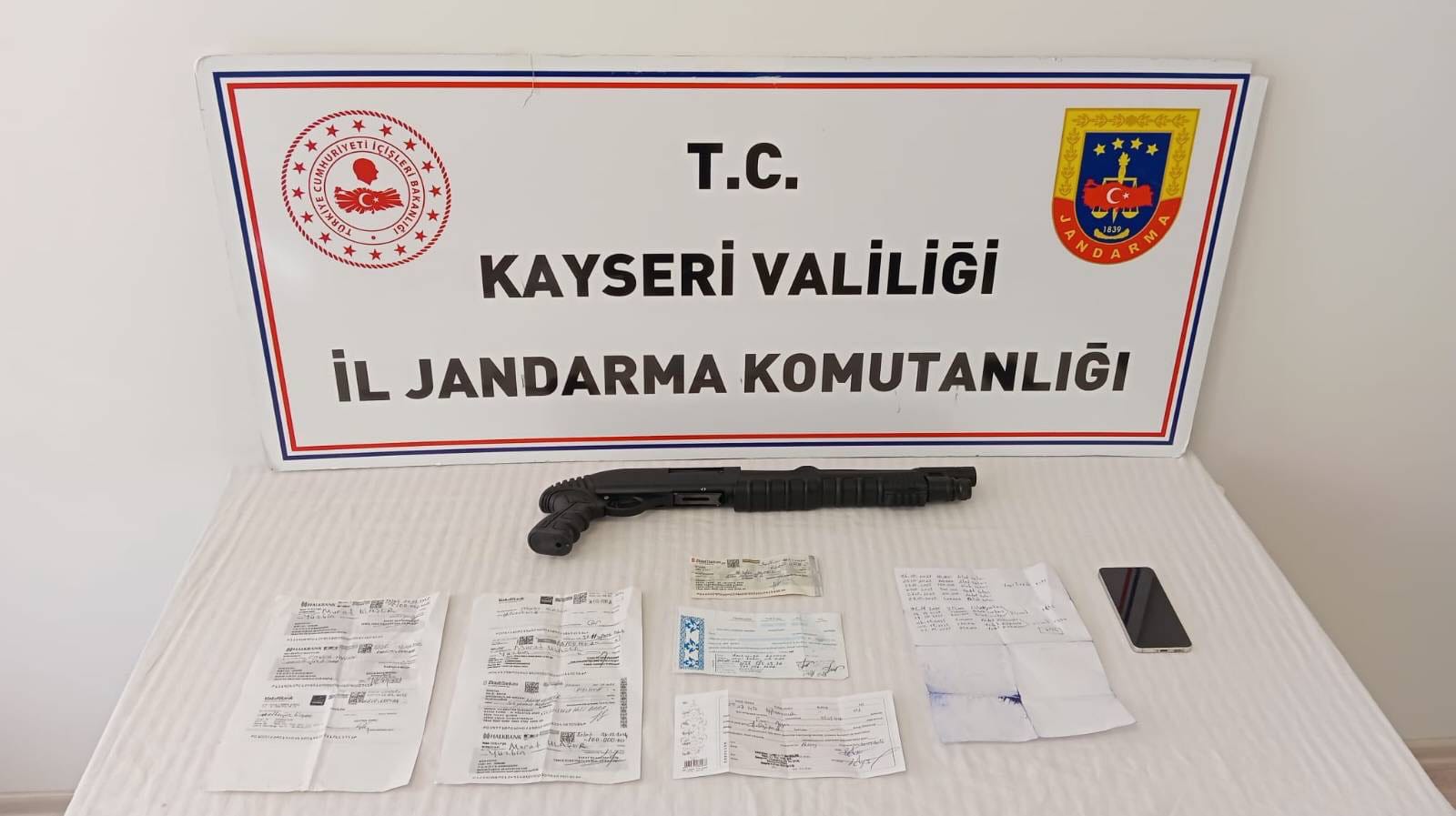 Milyonluk Senetlerle Yakayı Ele Verdi! Yeşilhisar’da vatandaşları borç batağına sürükleyen tefeci yakalandı