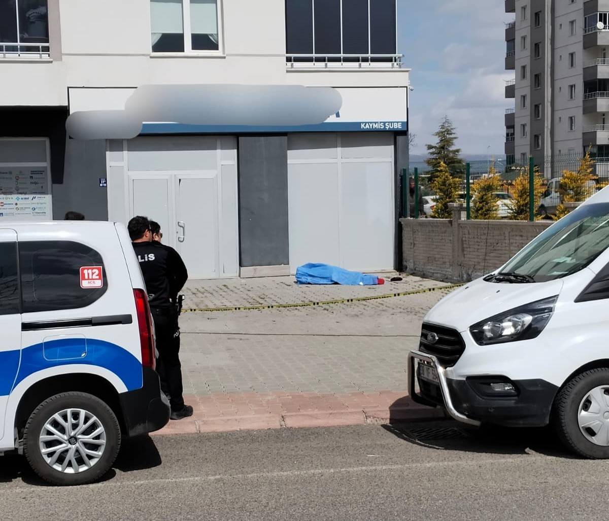 Kayseri'de 3. Kattan Düşen 83 Yaşındaki Adam Hayatını Kaybetti