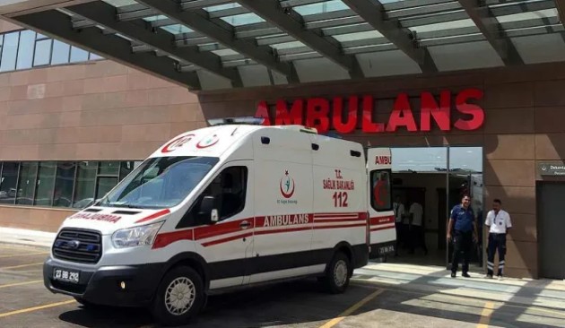 Sivas'ta Feci Kaza! Otomobil Devrildi: 3’ü Çocuk 5 Yaralı