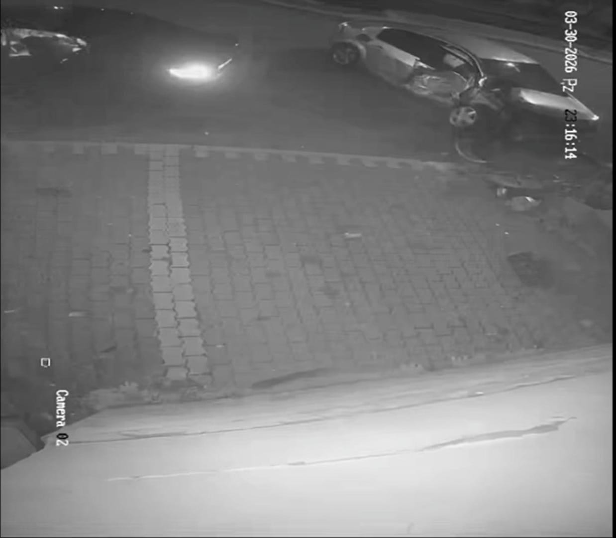 Kayseri Esenyurt'ta 2 Otomobilin Çarpıştığı Feci Kaza Kameralara Yansıdı