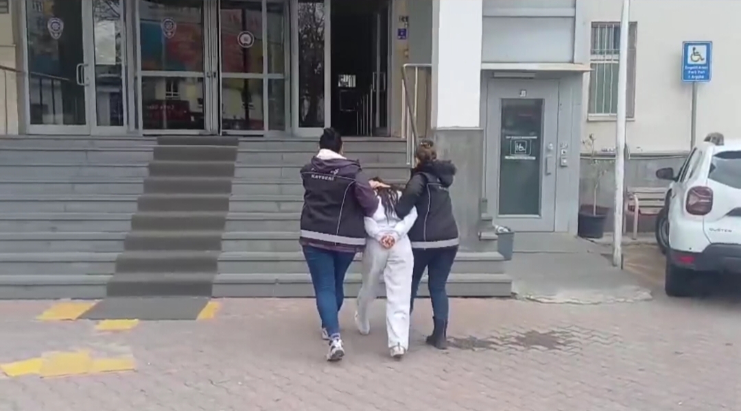 Kayseri'de Suç Makinesi Kadın Yakalandı: 114 Yıl Hapis Cezası ve 21 Ayrı Dosya!
