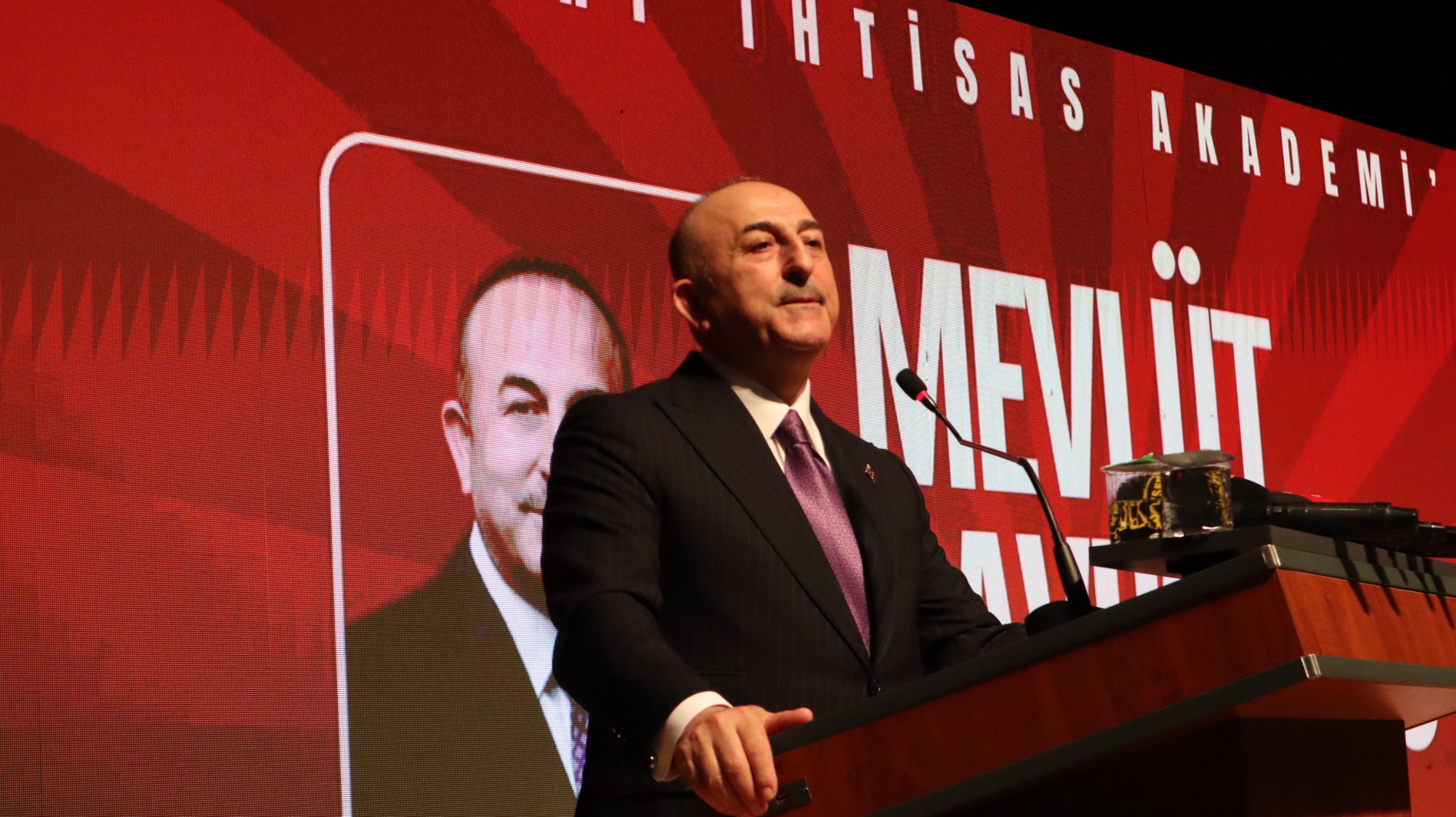 Eski Dışişleri Bakanı MEVLÜT ÇAVUŞOĞLU Kayseri’den Dünyaya Seslendi: BU İŞLERİN TÜM SORUMLUSU İSRAİL’DİR