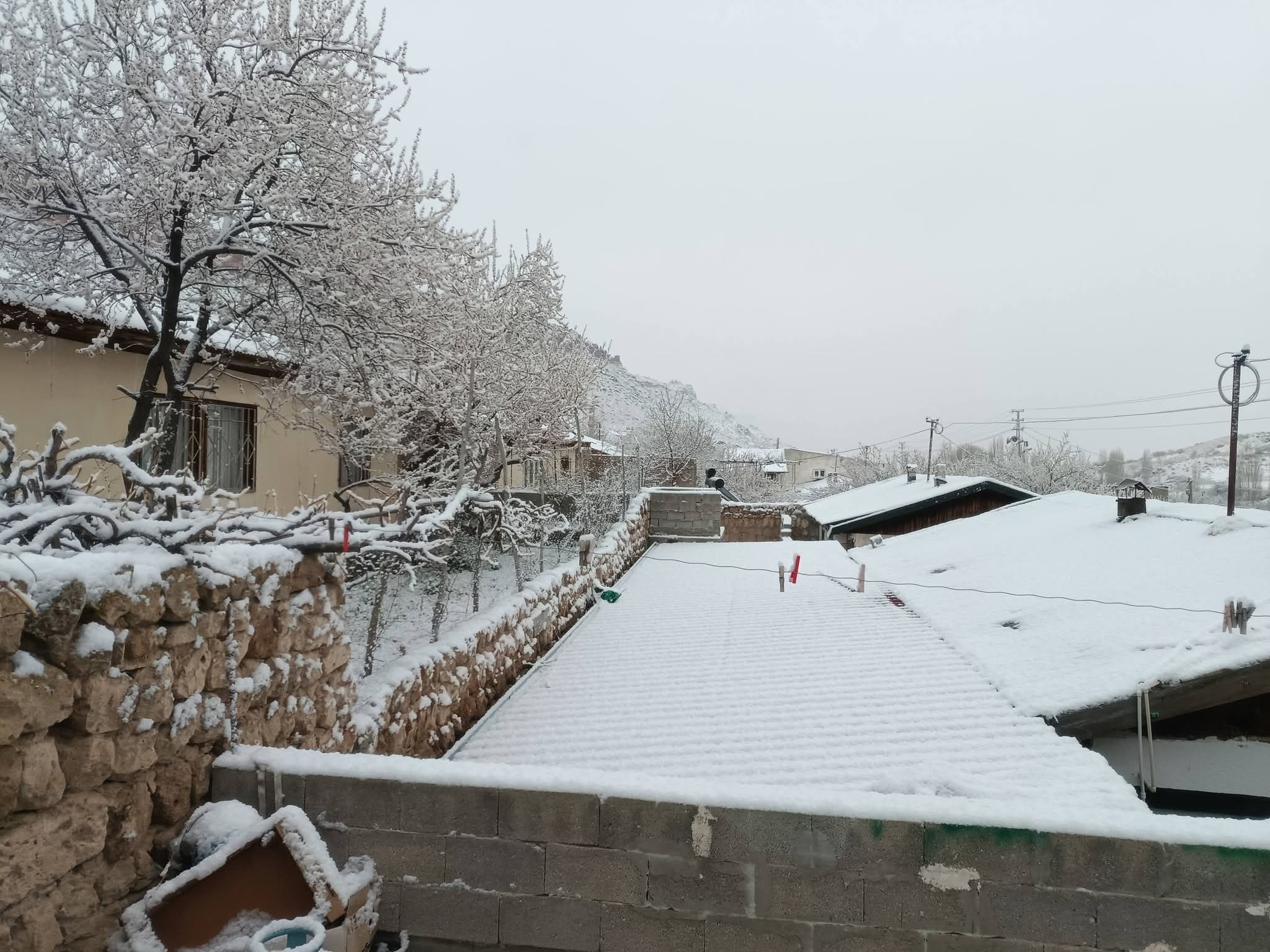 Yeşilhisar’da Nisan'da Kar Yağışı Etkili Oldu