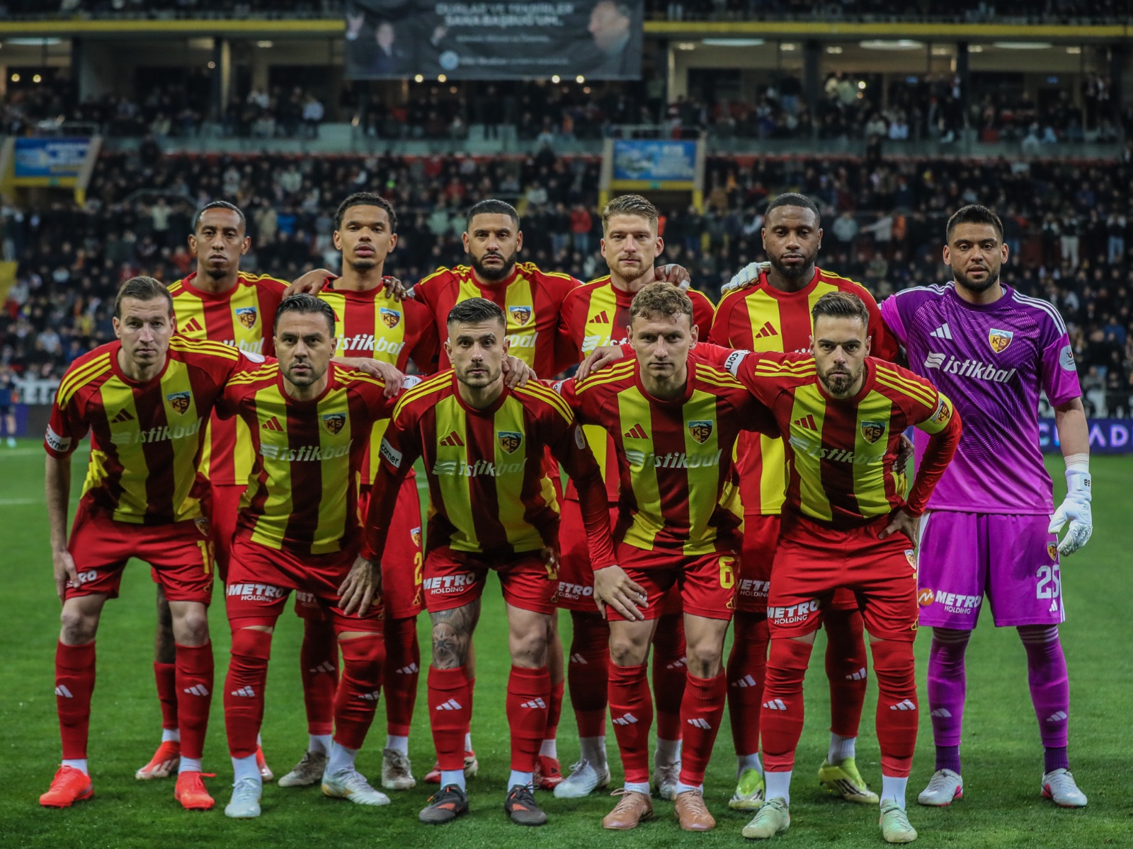 Kayserispor sahasında ağır yenilgi ! Kayserispor:0 Fenerbahçe:4 