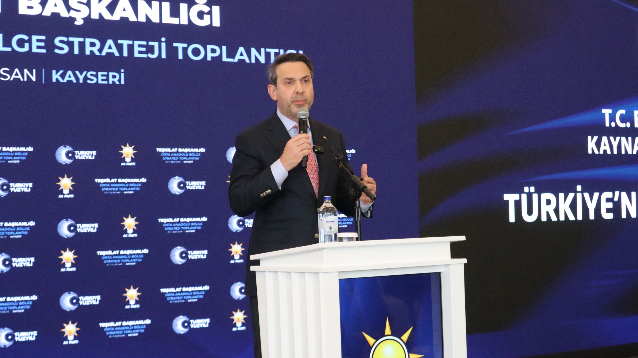Bakan Bayraktar, artan maliyetlere dikkat çekti: “Kesintisiz ve uygun enerji için yoğun çaba içindeyiz”
