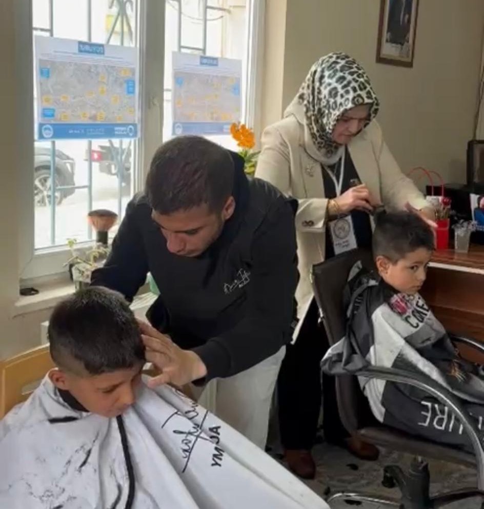 Kayseri’de 23 Nisan’da Anlamlı Etkinlik: Çocuklara Ücretsiz Saç Kesimi