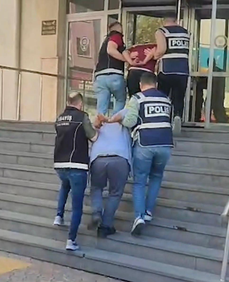 Kasten Öldürme Suçundan Aranan 2 Hükümlü Kayseri'de Yakalandı