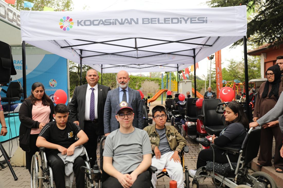 Kocasinan Belediyesi’nden Engelli Vatandaşlara 22 Akülü Araç Desteği