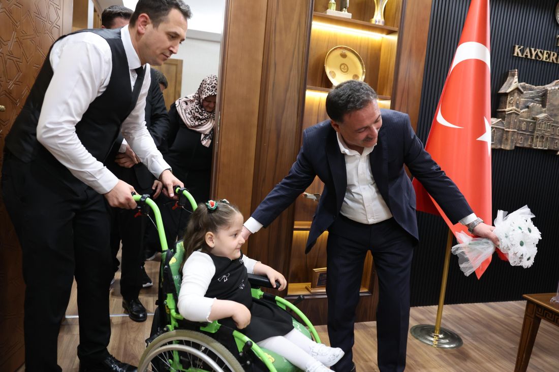 Vali Gökmen Çiçek: “Sevgi Tüm Engelleri Aşar”
