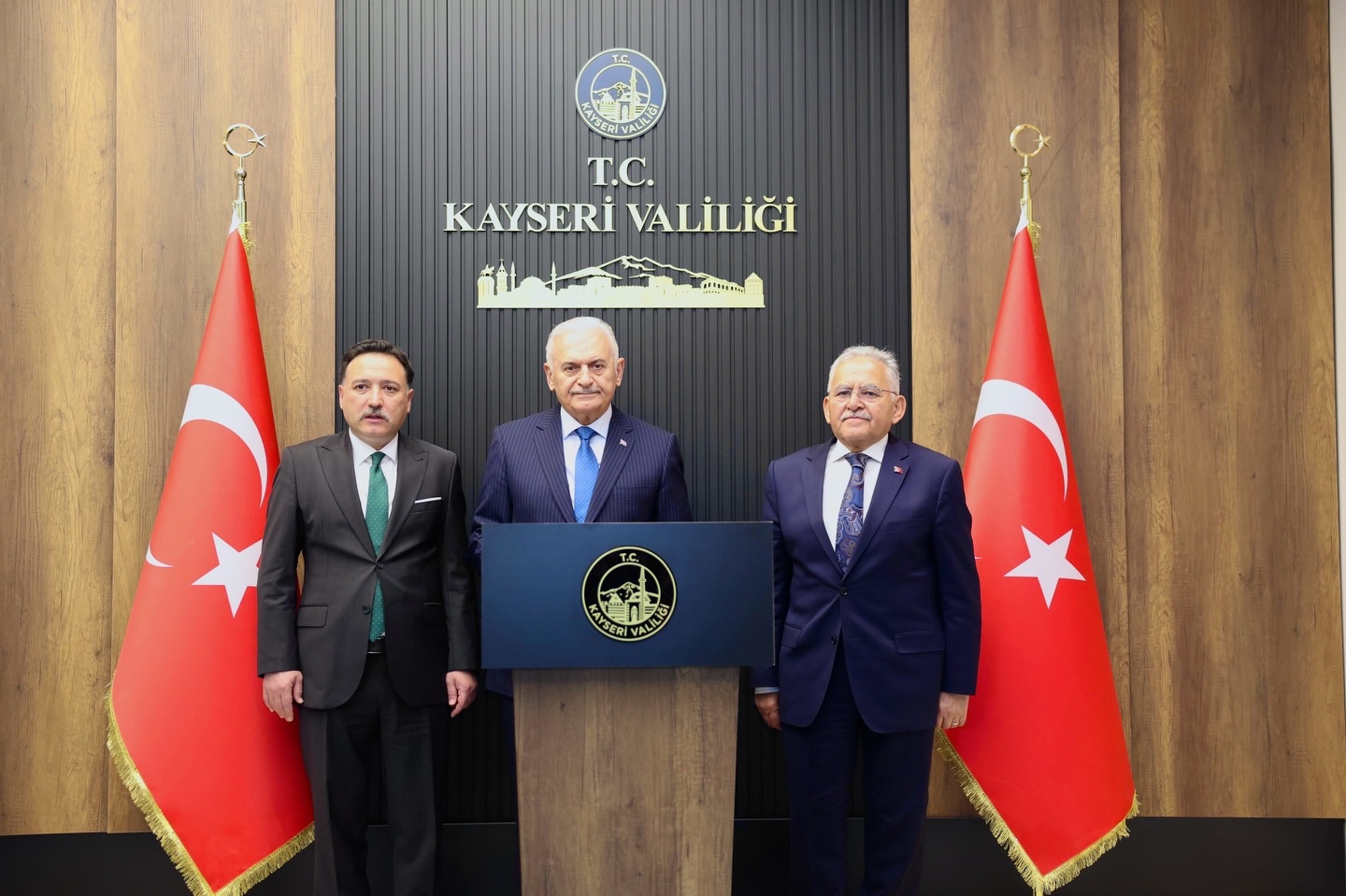 Eski Başbakan Binali Yıldırım'dan Kayseri Çıkartması