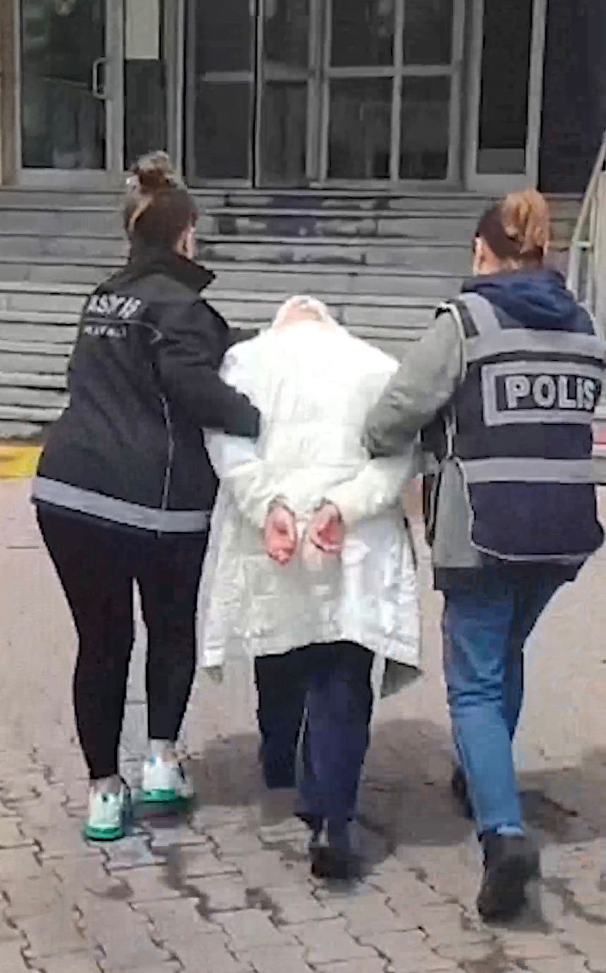 Son Dakika Kayseri... 5 Ayrı Hırsızlık Suçundan 52 Yıl Hükümlü Kadın Yakalandı