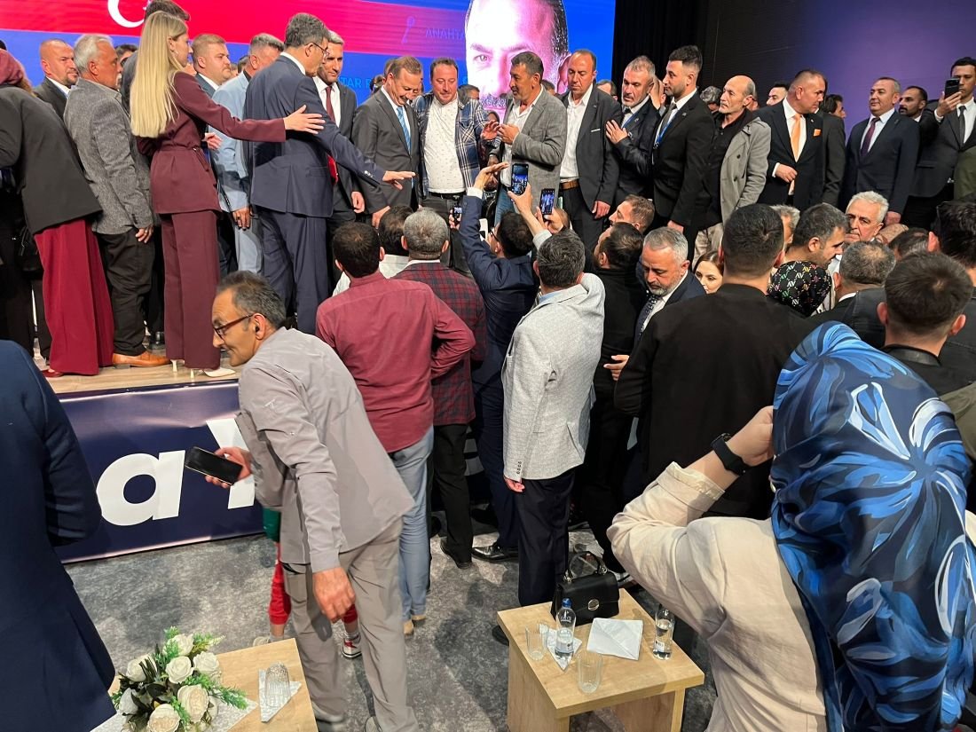 Yahyalı’da YRP’den İstifa Eden 4 İsim Anahtar Parti’ye Katıldı