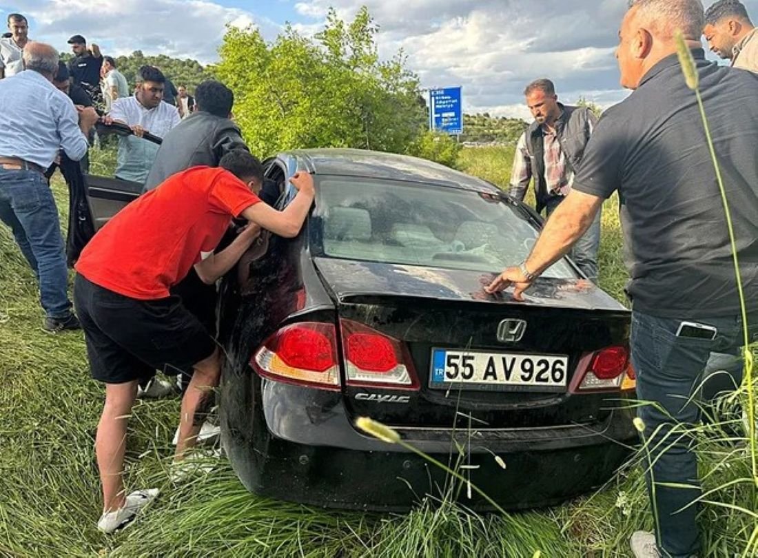 SonDakika Kaza... Adıyaman'da iki otomobilin çarpıştığı kazada 3 kişi öldü, 5 kişi yaralandı