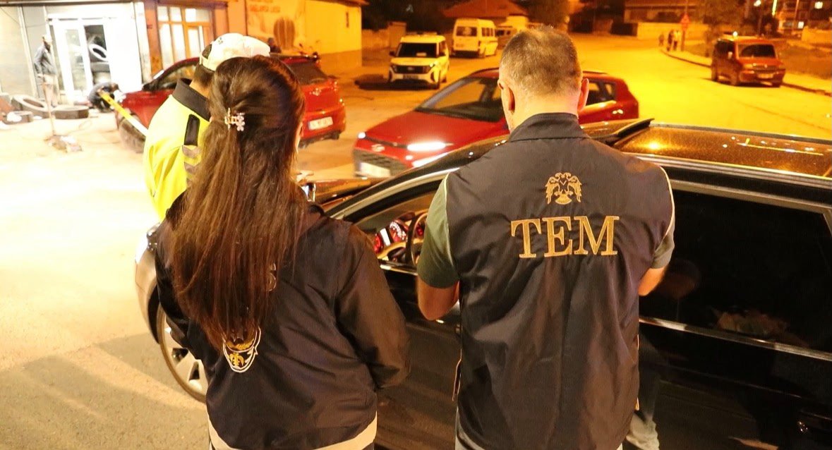 Kayseri Polisi 72 Noktada Denetim Yaptı: 123 Aranan Şahıs Yakalandı