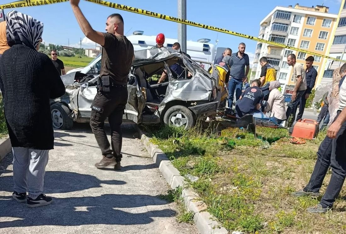 Bünyan Girişinde Korkunç Kaza! Aynı Aileden 3 Kişi Hayatını Kaybetti: Kaza Anı Kamerada