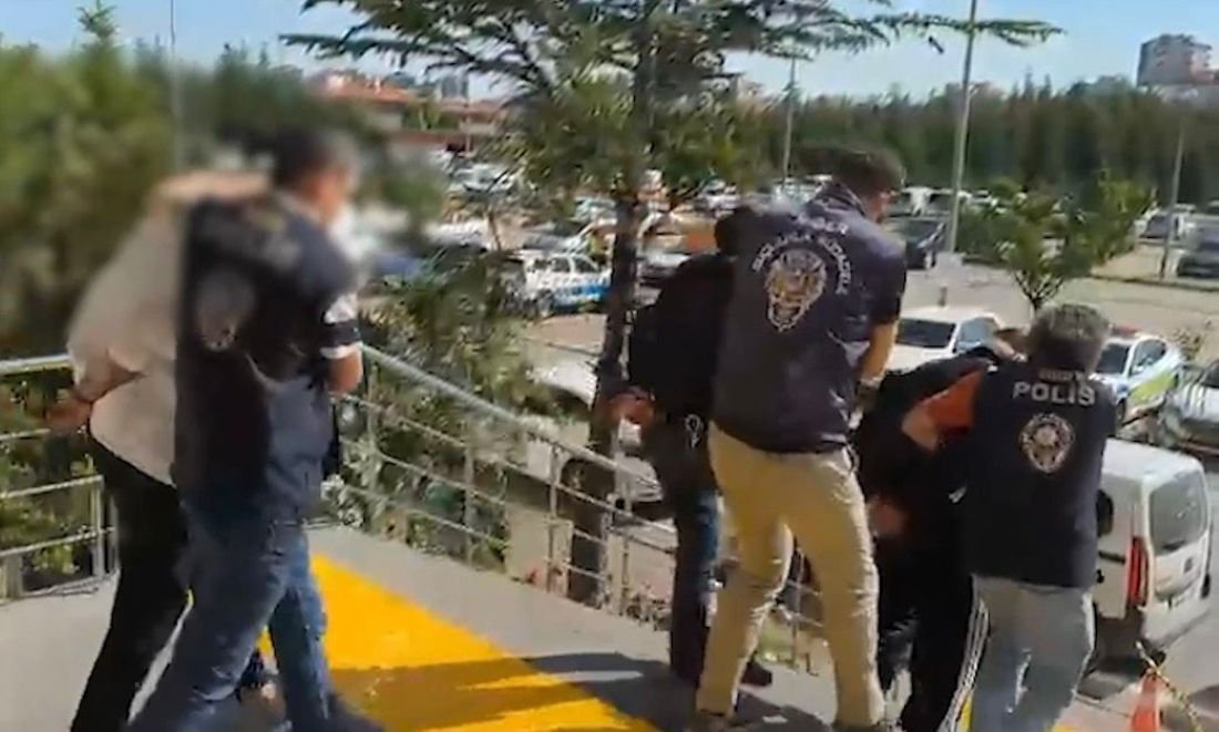 Sahte Araç Kiralama Sitesiyle 51 Kişiyi 6 Milyon TL Dolandırdılar! Kayseri Polisi Şebekeyi Çökertti