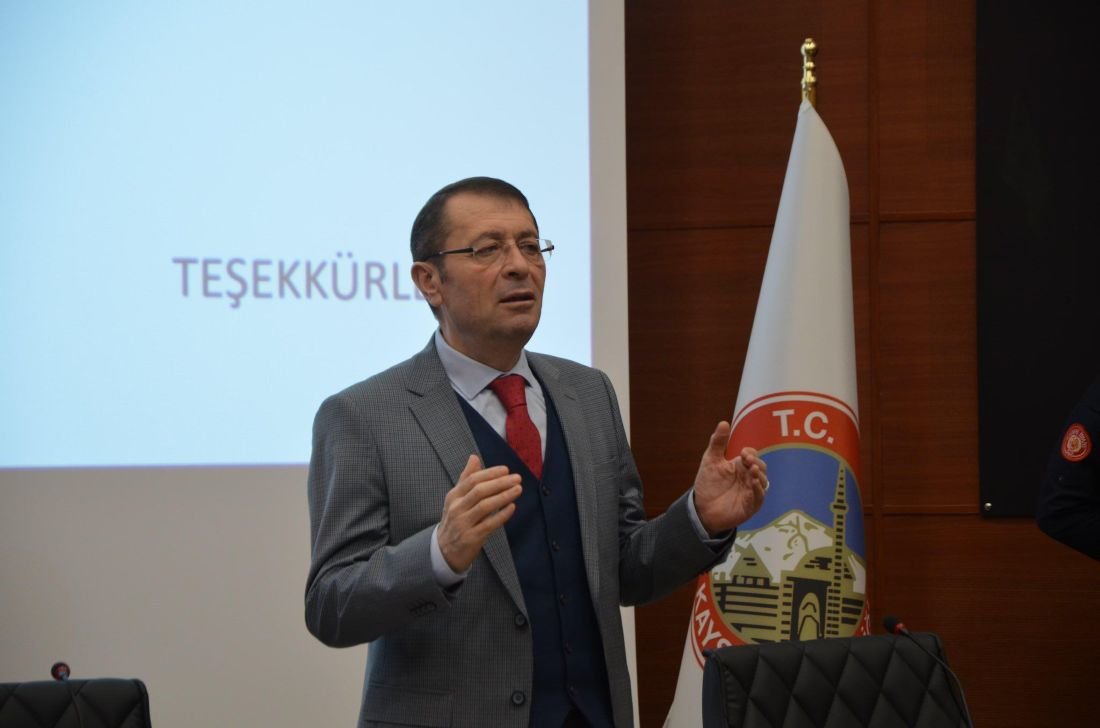 Vali Çiçek'ten Vali Yardımcısı Şenol Esmer için taziye mesajı