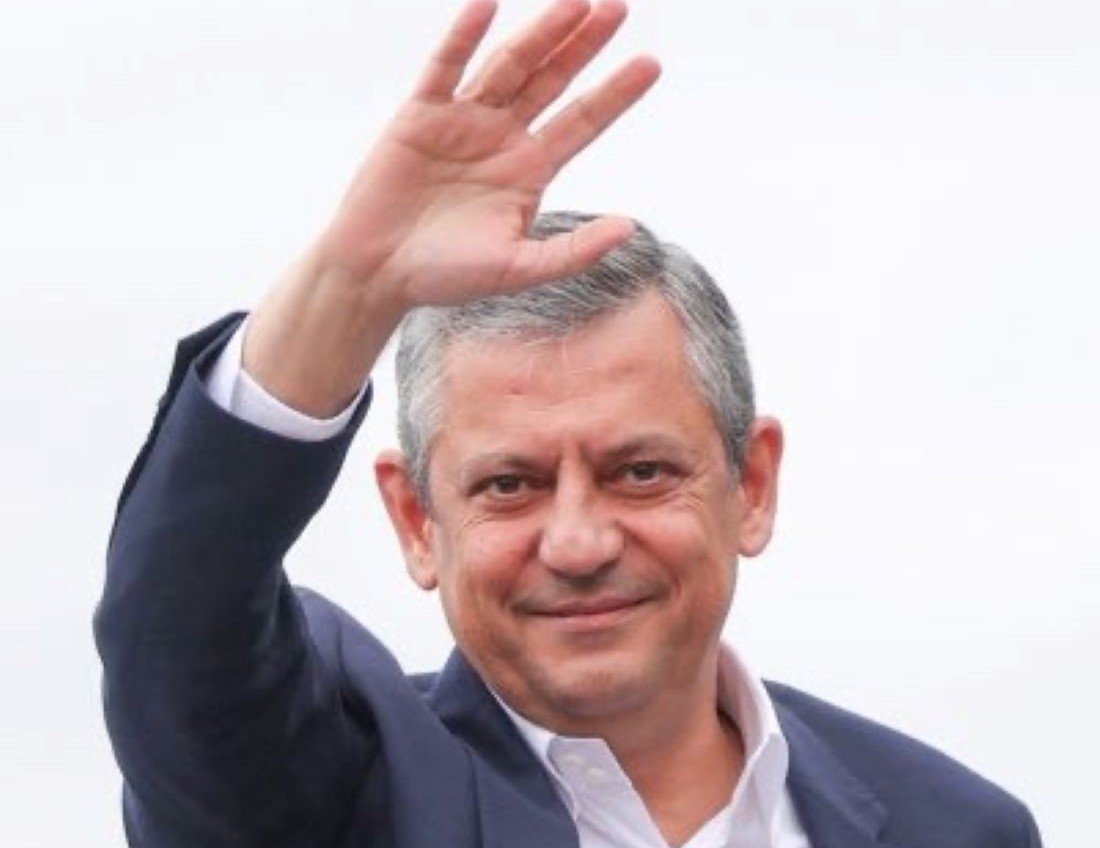 CHP'de Tarihi Ayrılık: Özgür Özel ve 91 Milletvekili İstifa Ederek "Yeni Parti"yi Kurdu