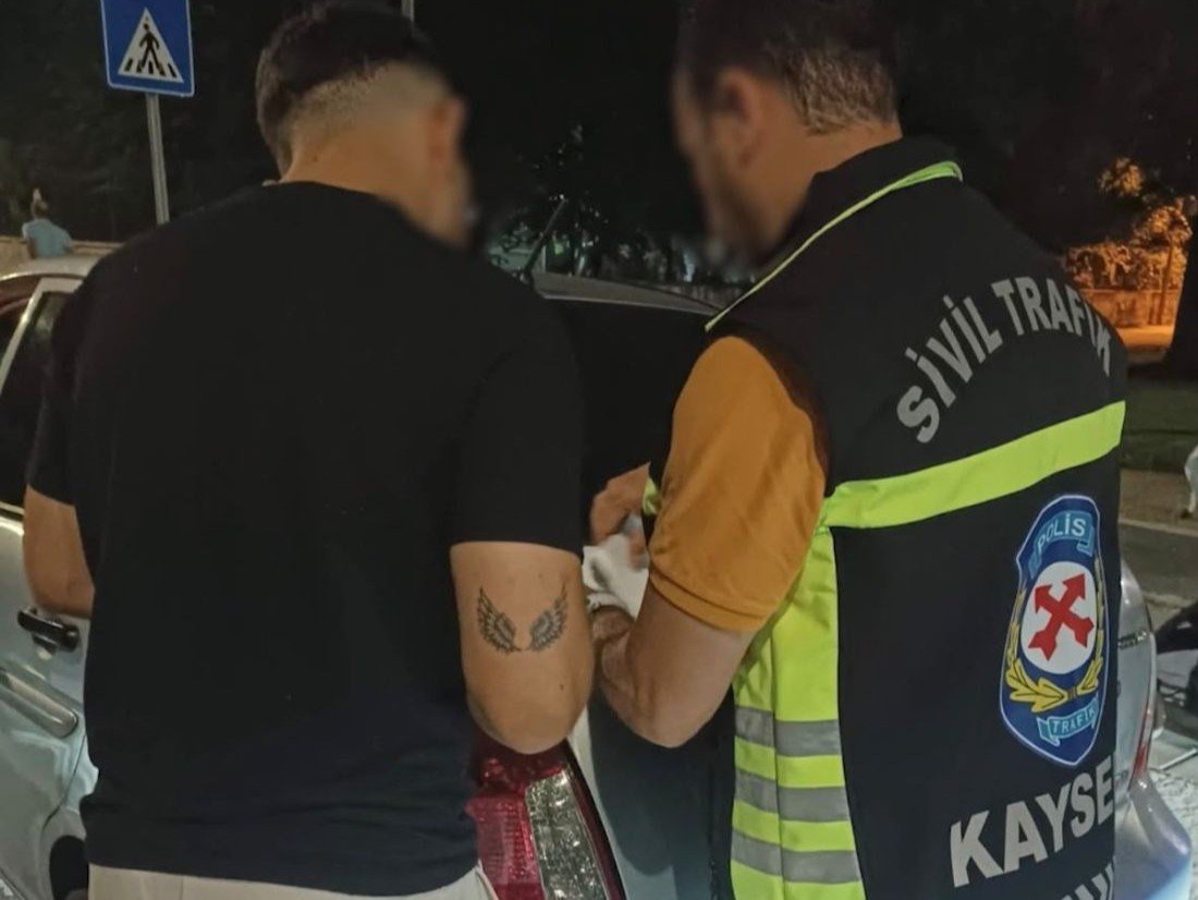 Mimarsinan Kavşağı'ndaki Magandaya Ağır Ceza! TRAFİKTE SALDIRMAYA KALKTI, BEDELİNİ AĞIR ÖDEDİ!