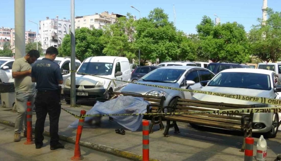 Antalya'da 61 Yaşındaki Evsiz Adam Hastane Önünde Ölü Bulundu
