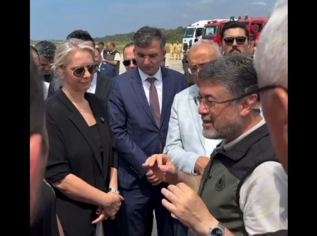 Bakan Yumaklı'dan Gönüllülere Net Mesaj: Orman Yangınlarıyla Mücadeleyi Profesyonel Ekipler Yürütür