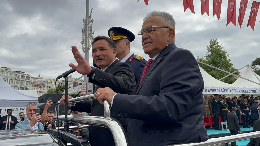Vali Çiçek’ten Kayseri Meydanı’ndan Güçlü Mesaj: “Biz Hep Var Olacağız, Bedel Ödedik, Bedel Ödeyeceğiz”