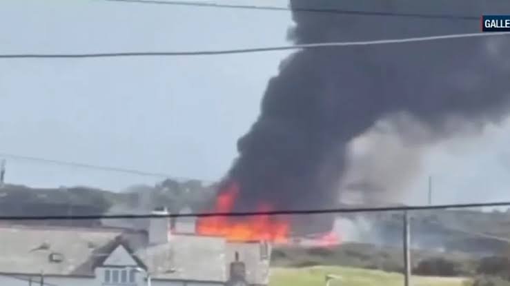 Aydan Yıldırım İle BreakingNews.... RAF Training Jet Catches Fire Mid-Air, Two Pilots Escape
