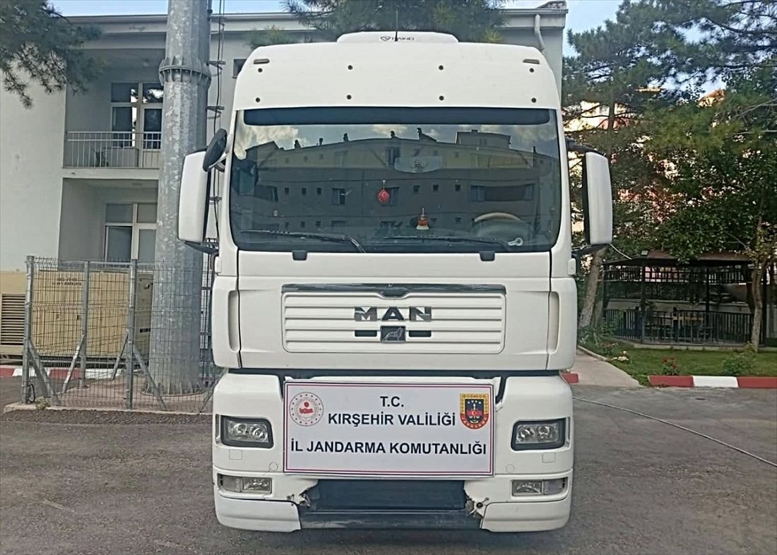 Kırşehir’de Denetimde Şasi Numarası Değiştirilmiş Tır Yakalandı