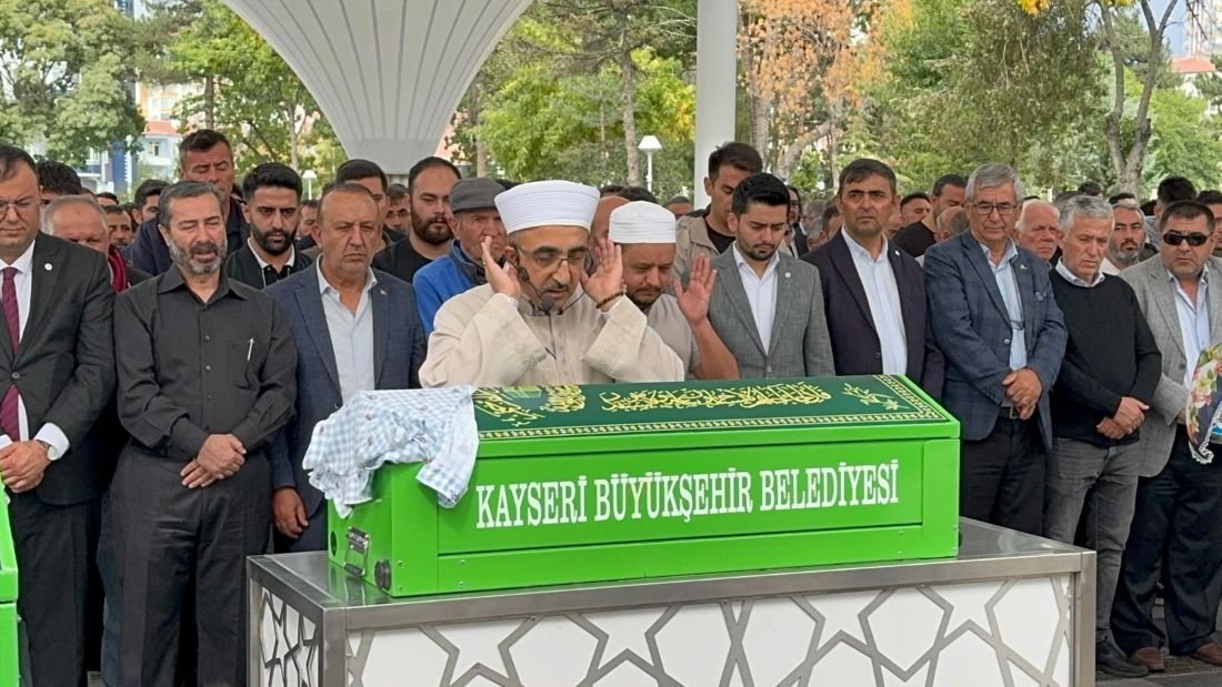 Kayseri’de yürek yakan veda! 3 yaşındaki Kağan Şen toprağa verildi