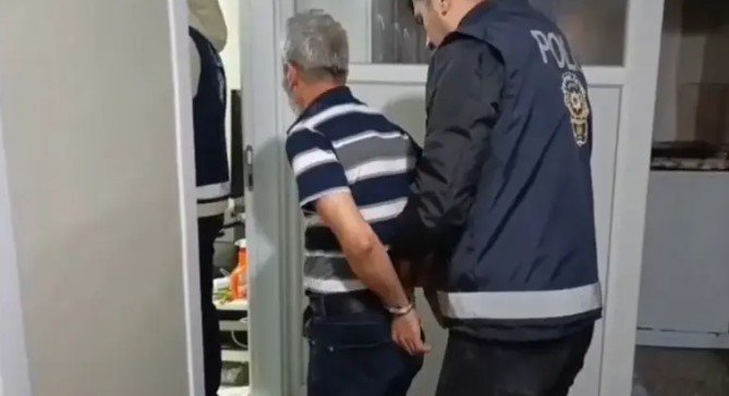 Diyarbakır'da 19 yıl önce öldürülen ERHAN KURT'un dosyası yeniden açıldı! ANNE VE BABA DAHİL 6 KİŞİ GÖZALTINDA