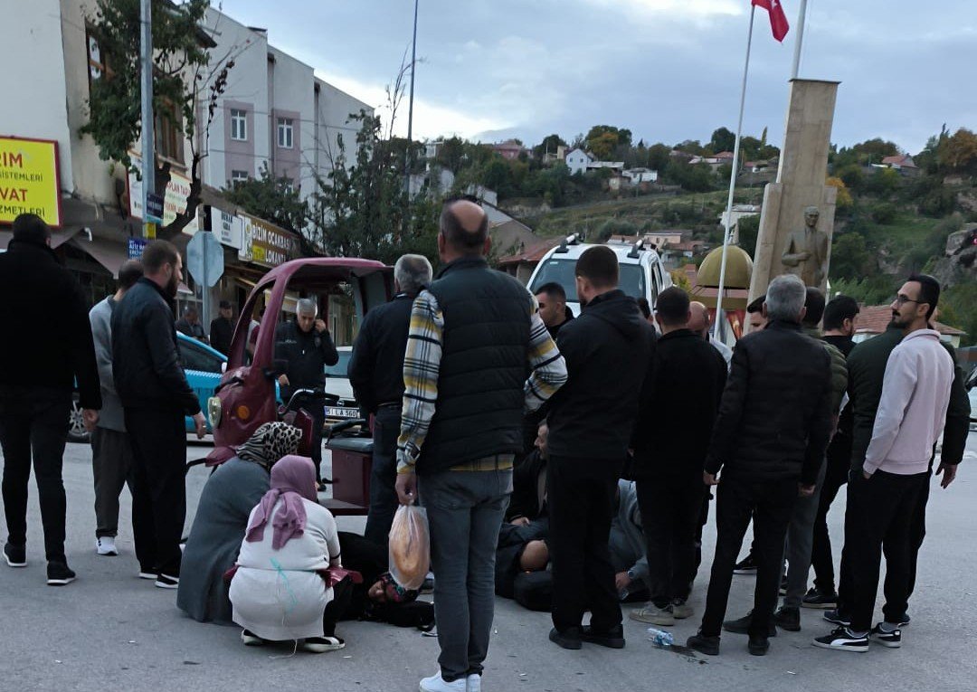 Kayseri Bünyan’da Pikap ile Motosiklet Çarpıştı: 2 Yaralı