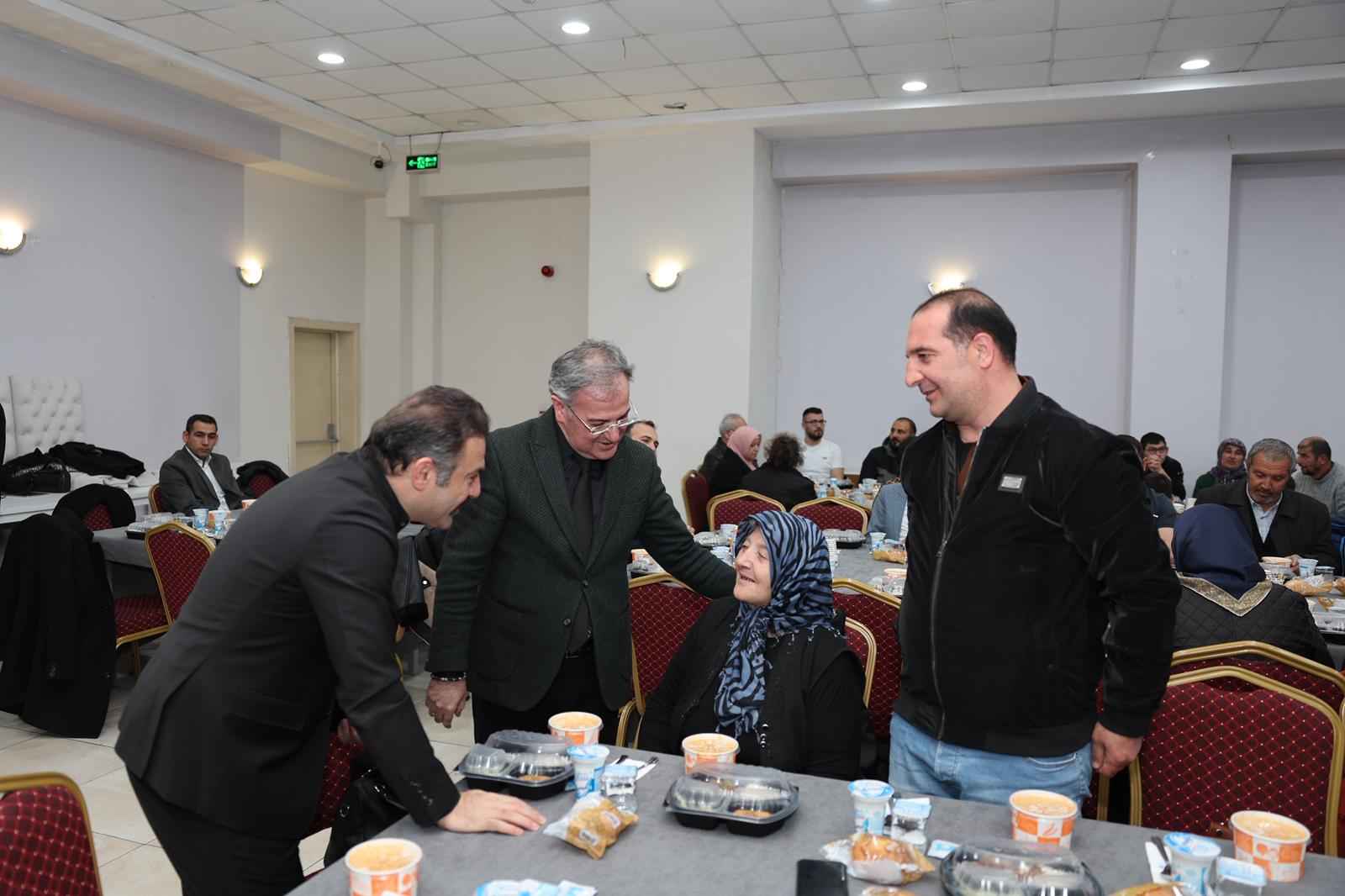 hacilar-belediyesi-ile-hacilar-kaymakamligi-is-birliginde-sehit-aileleri-ve-gaziler-onuruna-ozel-bir-iftar-programi-duzenlendi