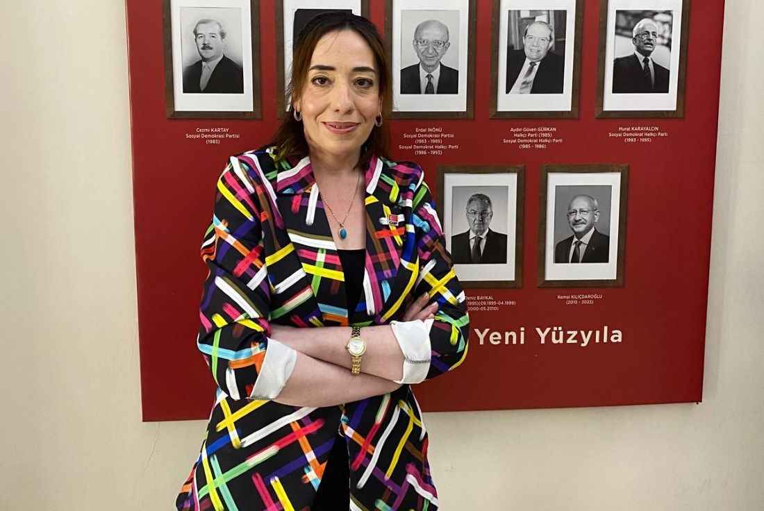 cumhuriyet-halk-partisi-chp-melikgazi-ilce-teskilatinda-kadin-kollari-baskanligi-icin-heyecan-dorukta-kayseri-melikgazi-chp-kadin-kollari-baskanligi-seciminde-iki-guclu-aday-yarisiyor-kadriye-hamurkaroglu-ve-ipek-ural