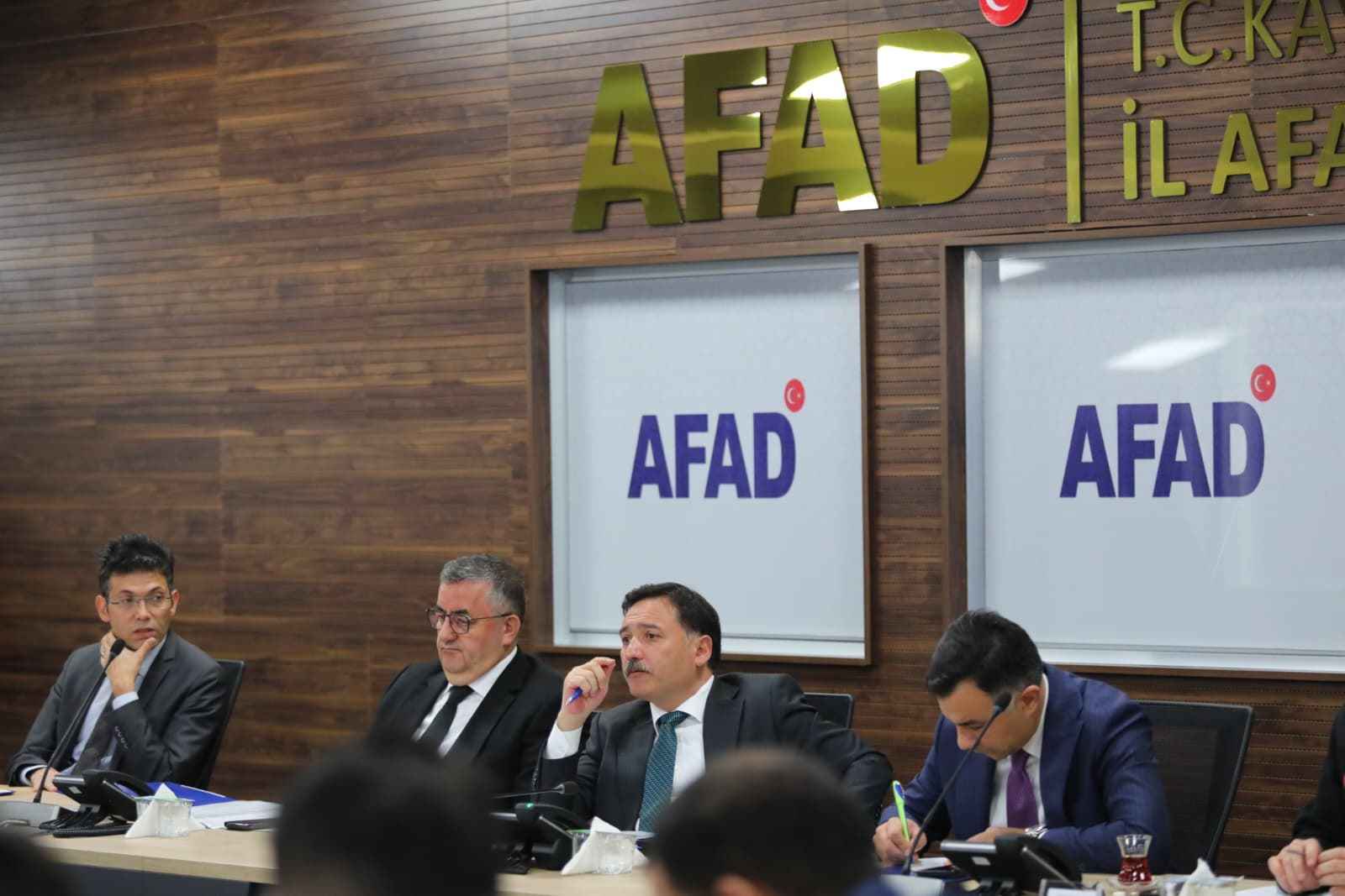 kayseri-sondakika-kis-tedbirleri-koordinasyon-kurulu-toplantisi-kayseri-valisi-gokmen-cicek-baskanliginda-gerceklestirildi