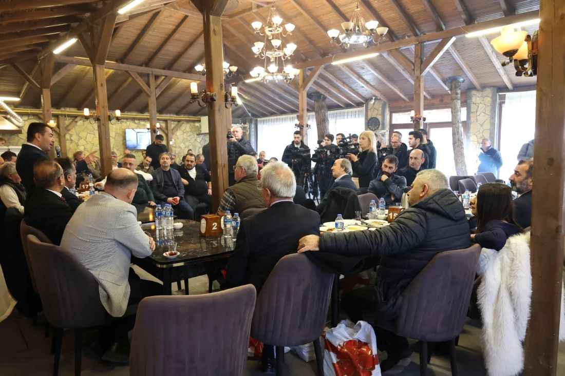 bunyan-belediye-baskani-selahattin-metin-10-ocak-calisan-gazeteciler-gunu-dolayisiyla-duzenlenen-kahvaltili-toplantida-yerel-ve-ulusal-basin-mensuplariyla-bir-araya-geldi
