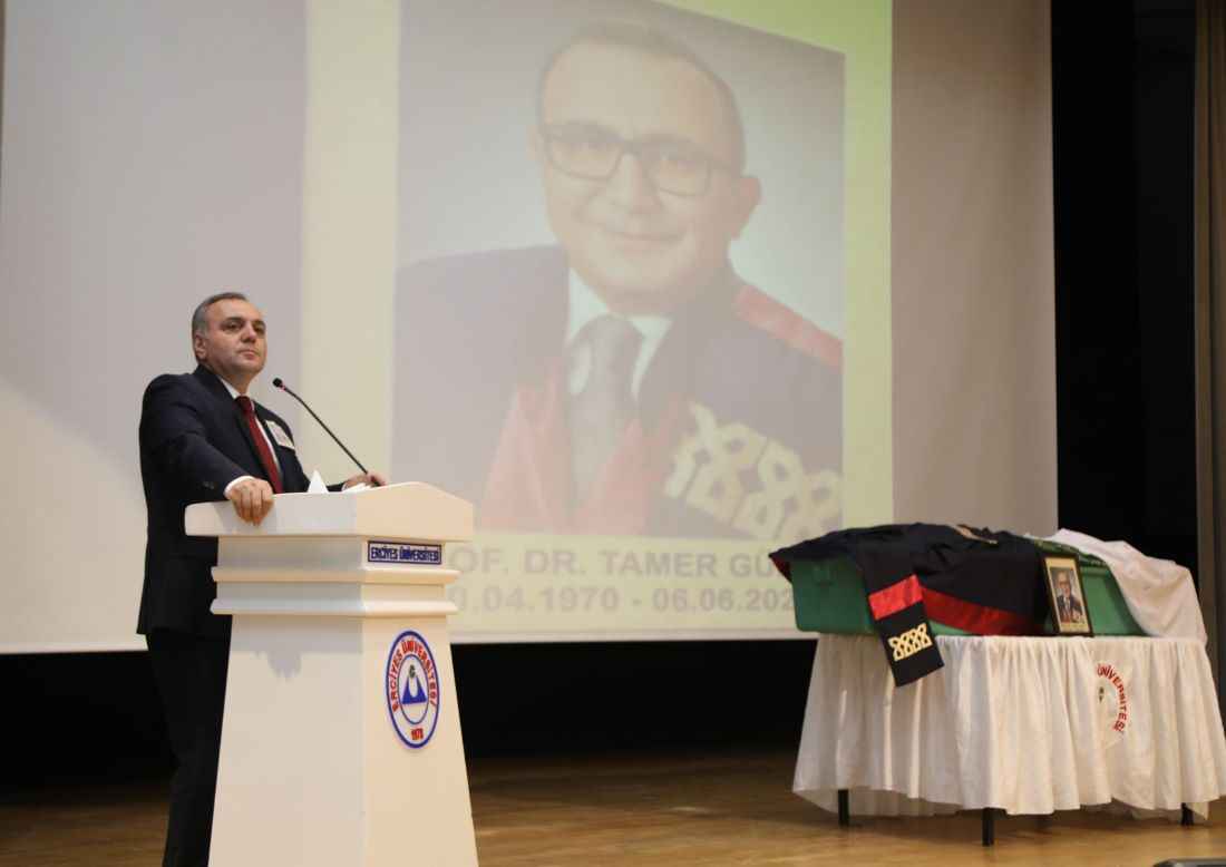 gecirdigi-rahatsizlik-sonucu-yasamini-yitiren-erciyes-universitesi-eru-tip-fakultesi-cocuk-sagligi-ve-hastaliklari-anabilim-dali-ogretim-uyesi-prof-dr-tamer-gunes-icin-gorev-yaptigi-fakultede-toren-duzenledi