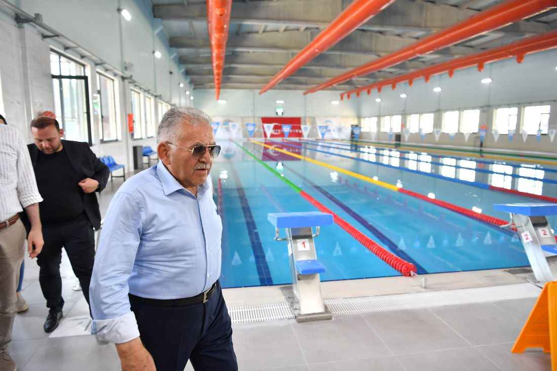 kayseri-buyuksehir-belediye-baskani-dr-memduh-buyukkilic-avrupa-spor-sehri-kayseride-spor-camiasina-kazandirdigi-1850-metre-yukseklikte-hizmet-veren-erciyes-yuksek-irtifa-kamp-merkezini-ziyaret-ederek-burada-incelemelerde-bulundu